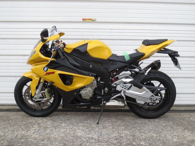 130���~�̍��艿�i������S1000RR�v���~�A�����C��