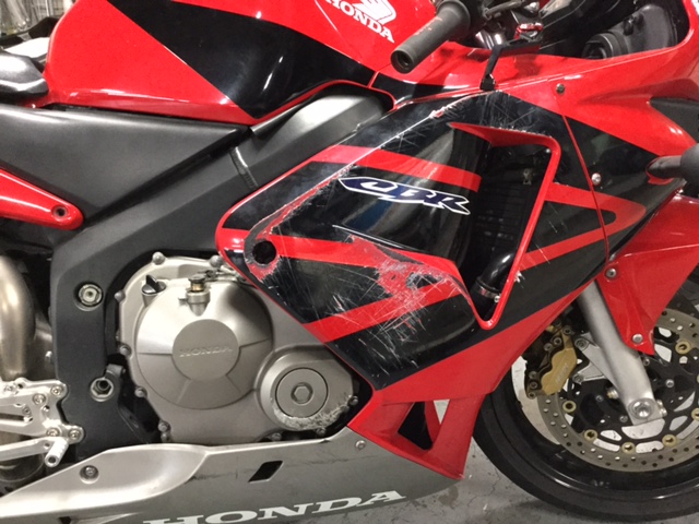 �����Y�����ڗ��E���̃Z���^�[�J�E��