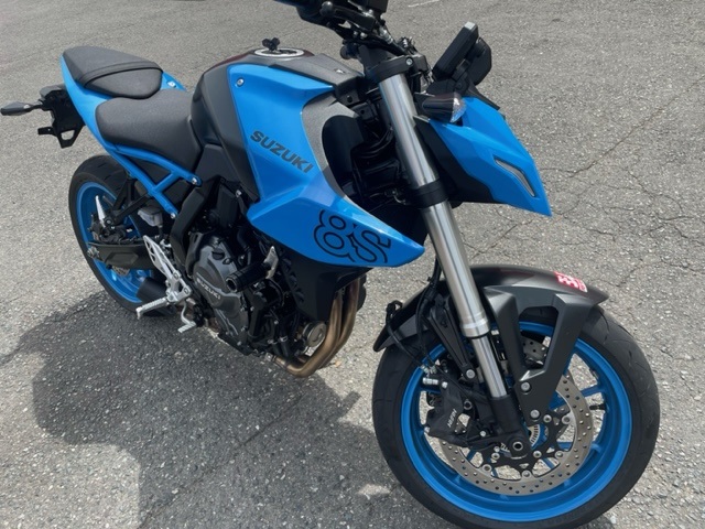 ���肵���ɏ�Ԃ�GSX-8S