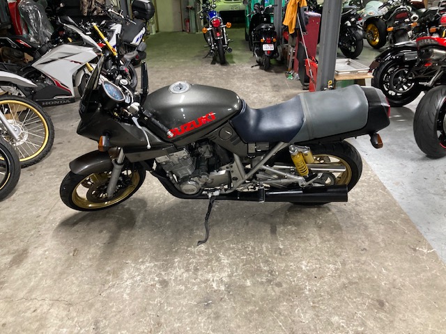 ���肵���]�|�Ԃ�GSX400S�J�^�i