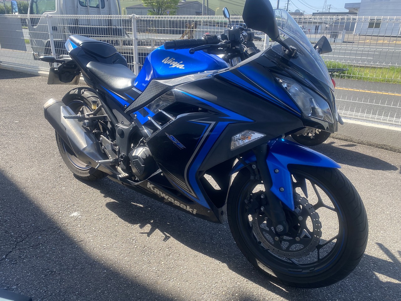 ���肵�����C�g�J�X�^����ZX-25R SE